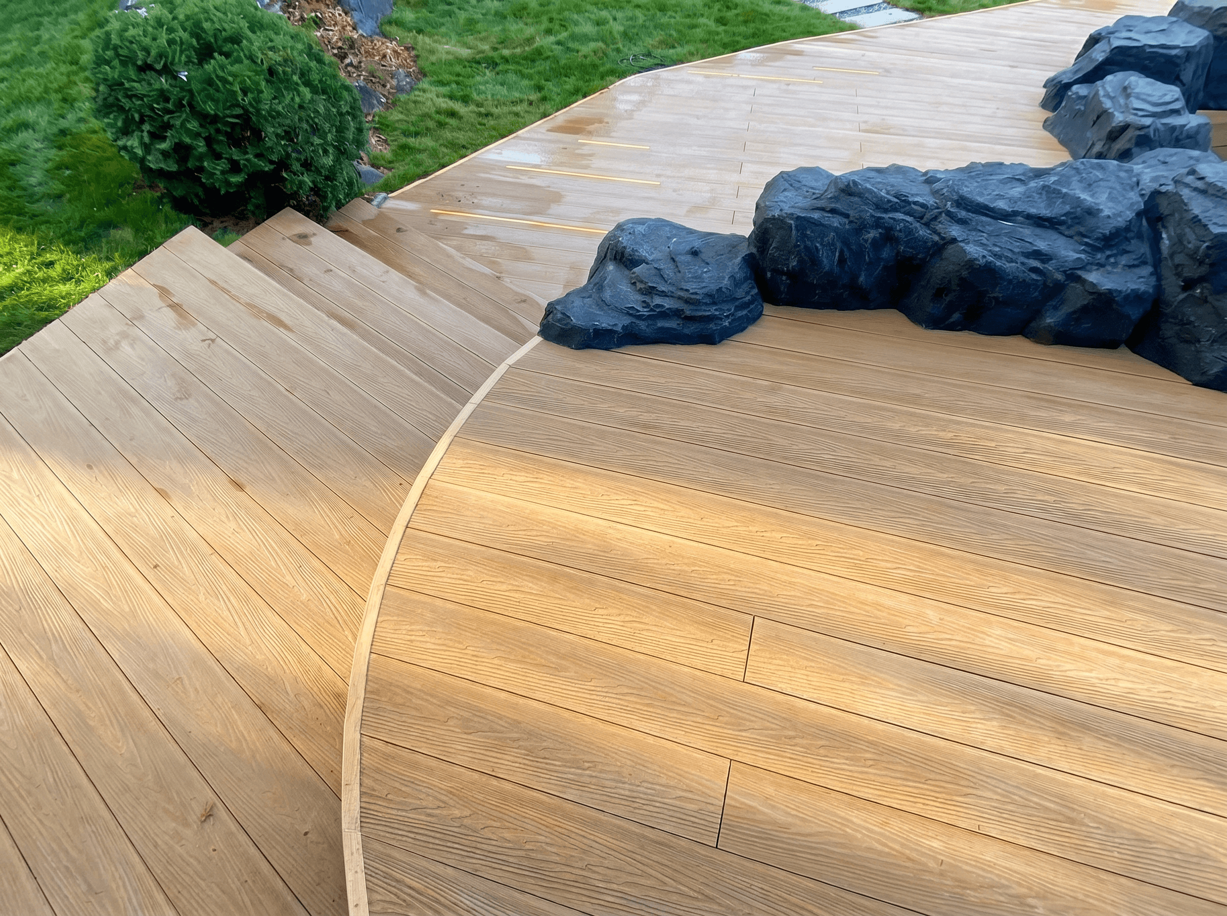 Работа Handecking: Зона отдыха у воды - террасная доска ДПК в Алматы