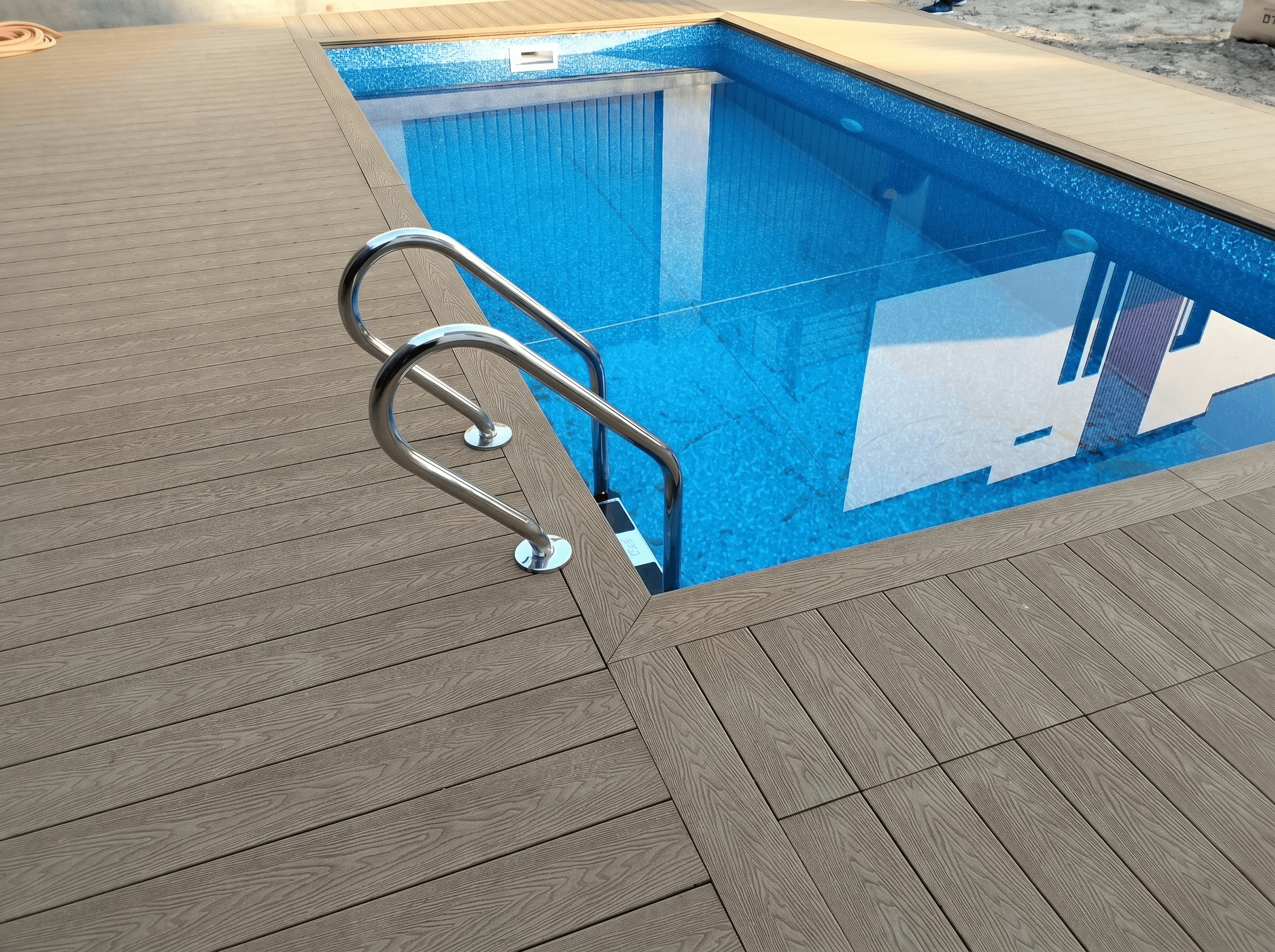 Работа Handecking: Бассейн · обкладка доской - террасная доска ДПК в Алматы