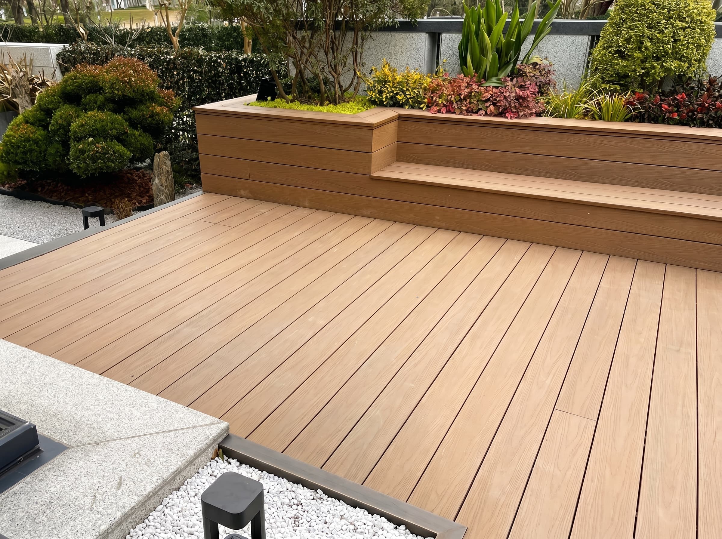 Работа Handecking: Патио во дворе · орех - террасная доска ДПК в Алматы